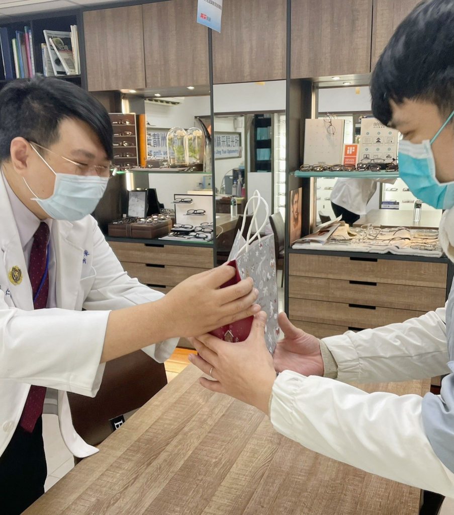 40ff2d35 7701 4307 bf62 05dd01df0c3e(1)